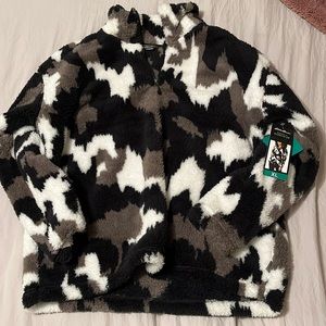 Eddie Bauer womens plus 1/4 zip. NWT. XL